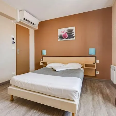 Rev'hotel Otel 2*