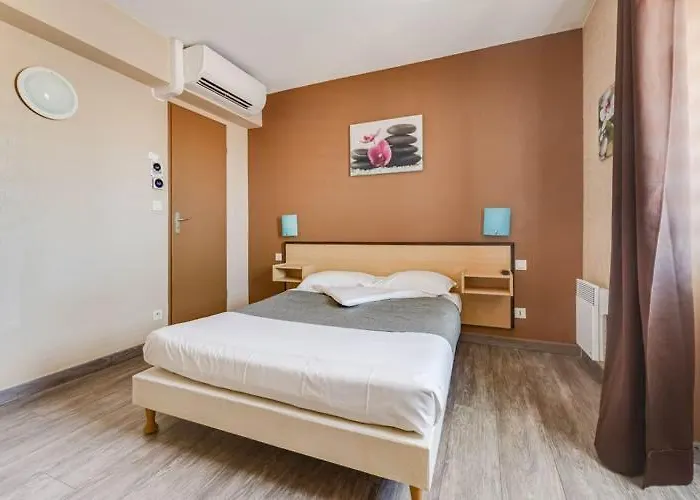 Rev'hotel Hotel 2*